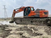 三亞履帶挖掘機(jī)出租 高效施工與靈活租賃的機(jī)械設(shè)備解決方案